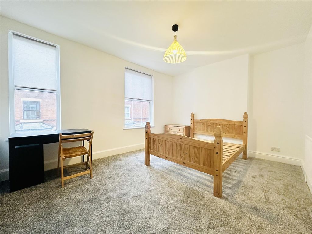 Property photo 2 of 13 Bedroom 3