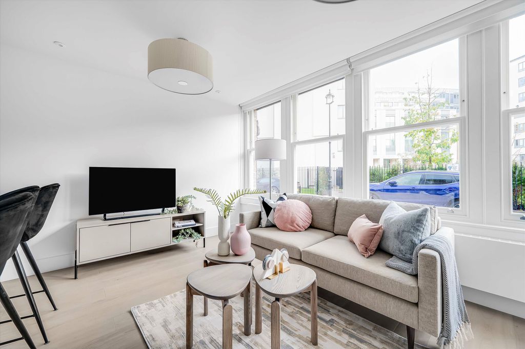 Property photo 1 of 18 Image