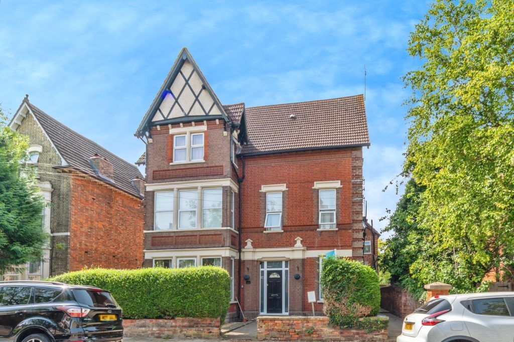Property photo 1 of 10