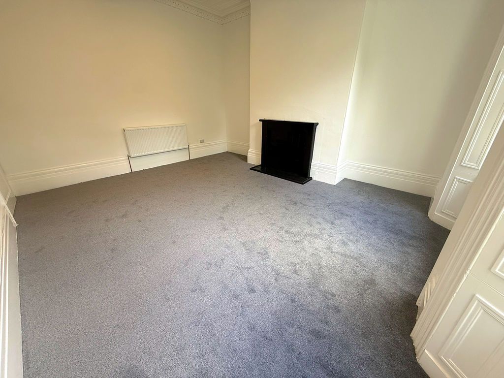 Property photo 2 of 7 Living Room