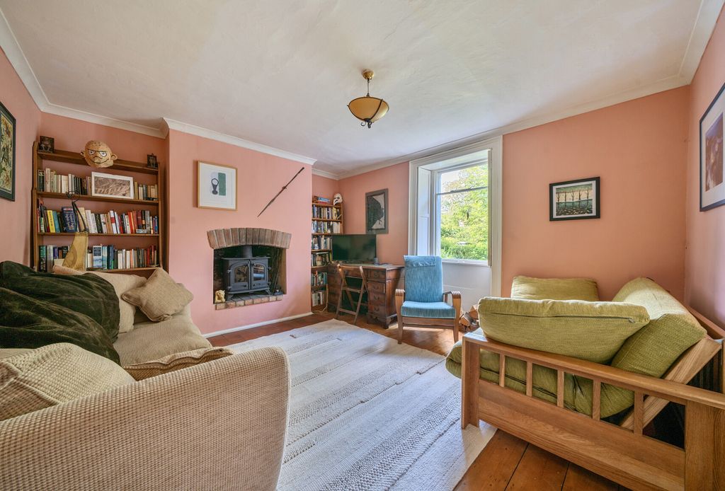 Property photo 2 of 23 Sitting Room
