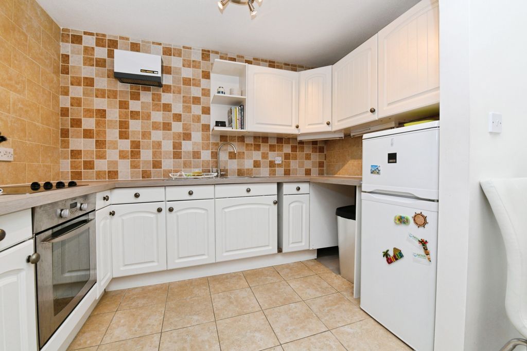 Property photo 3 of 11