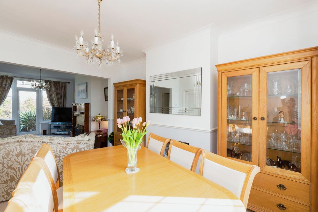 Property photo 3 of 19 Photography