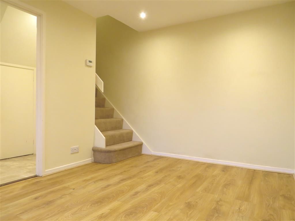 Property photo 1 of 6 Living Room