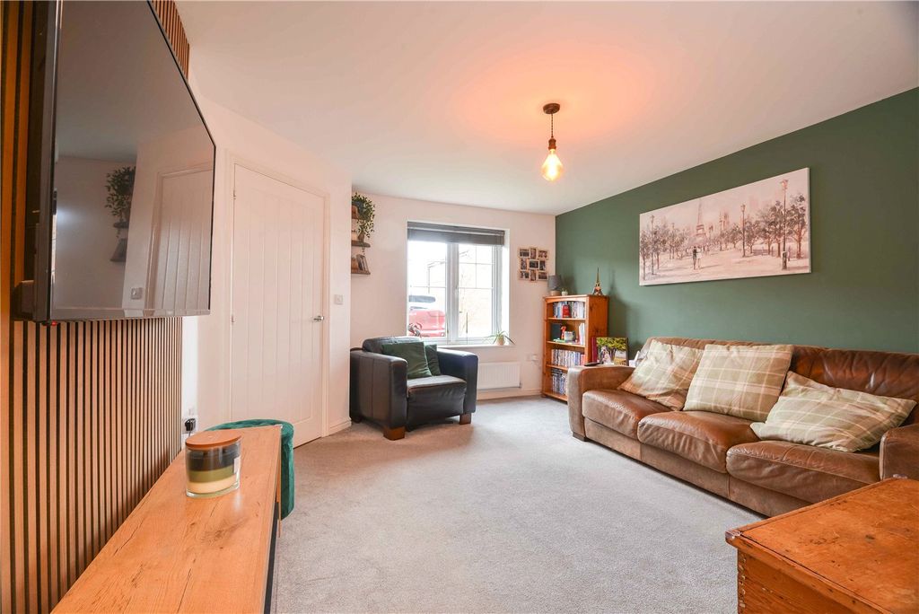 Property photo 3 of 16 Picture No. 25