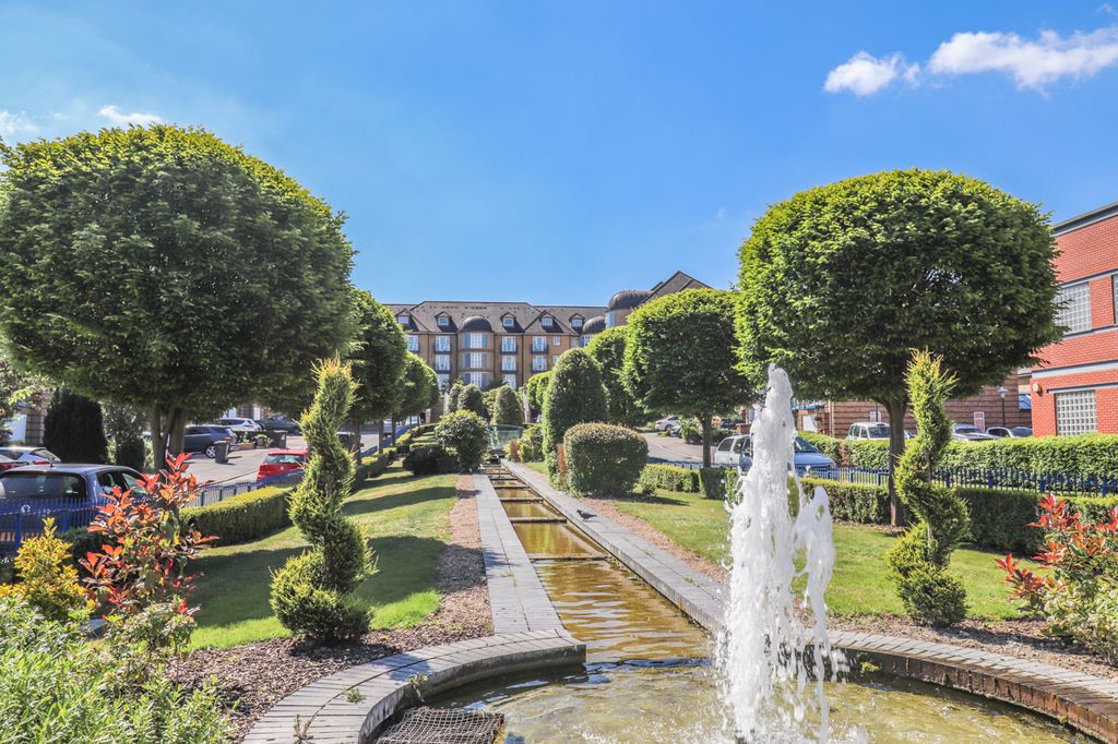 Property photo 2 of 17