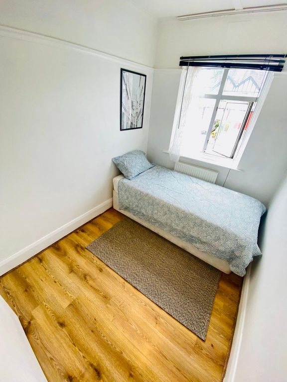 Property photo 2 of 2 Room