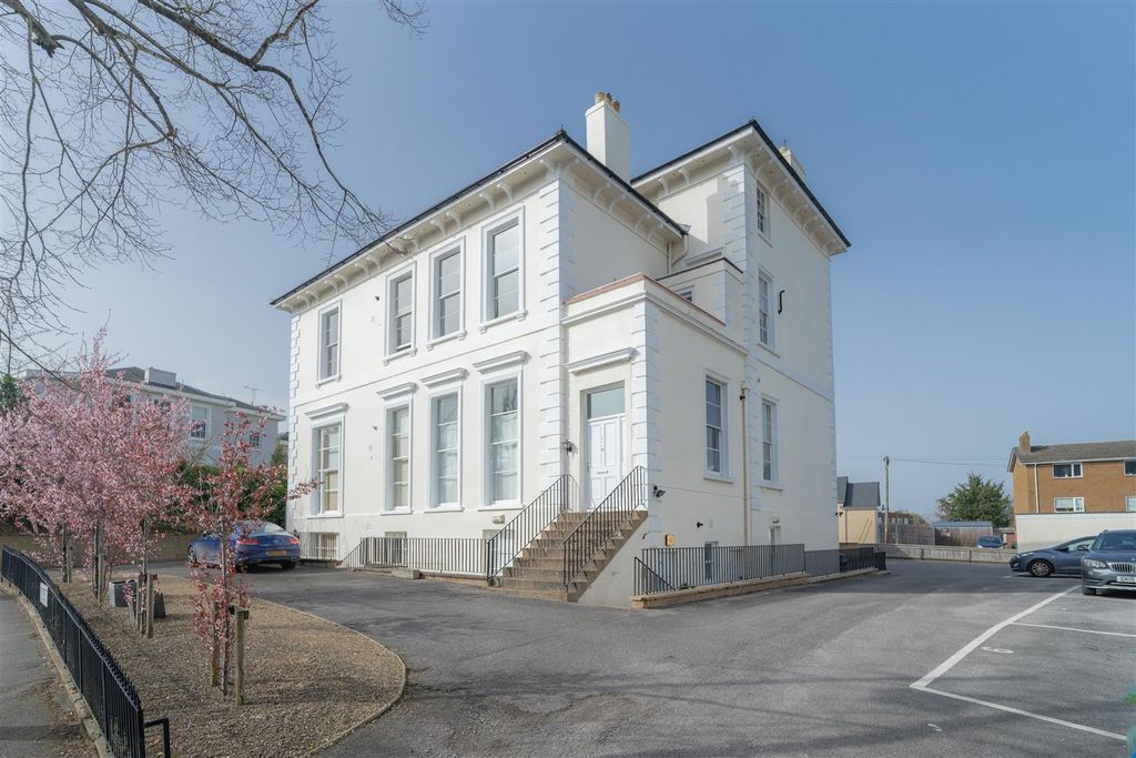 Property photo 1 of 11 Front