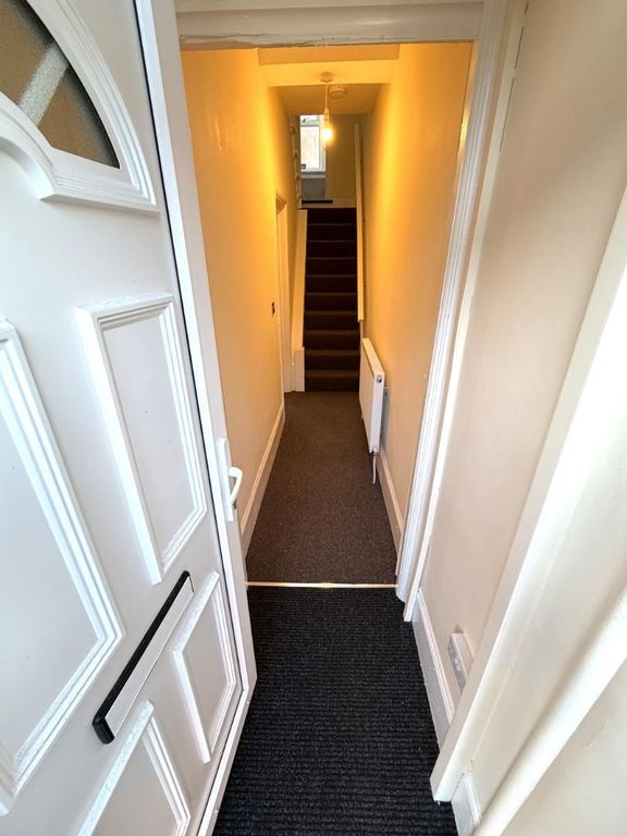 Property photo 2 of 24 Entrance Hall