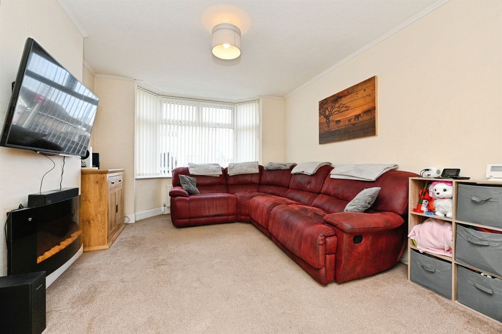 Property photo 3 of 20