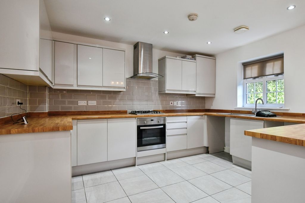 Property photo 3 of 20 Pbox-Img.Jpg