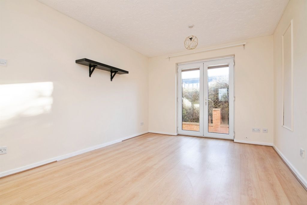 Property photo 3 of 13