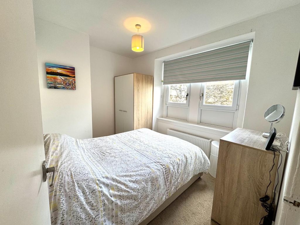 Property photo 3 of 38 Bedroom 2