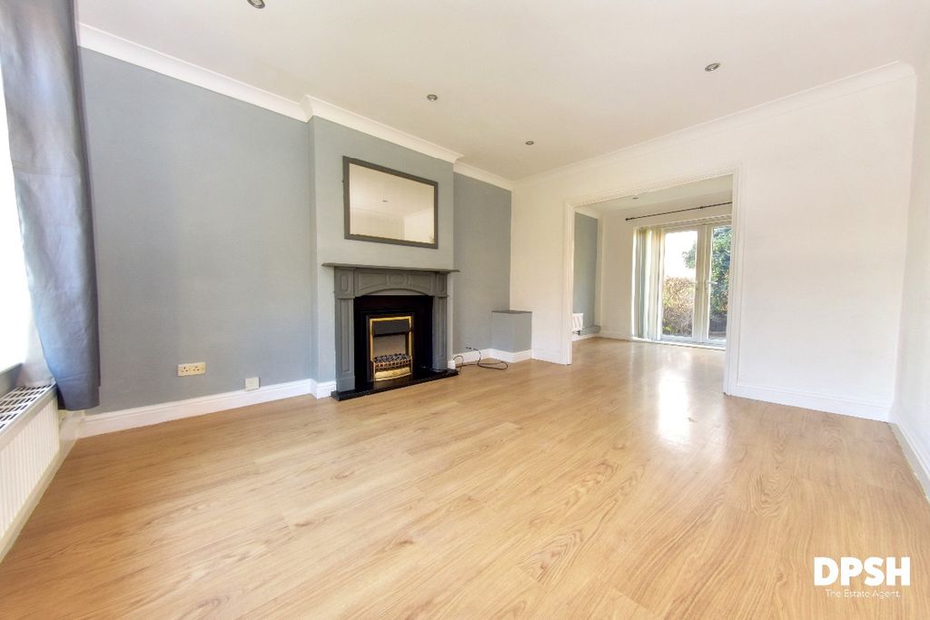 Property photo 2 of 27