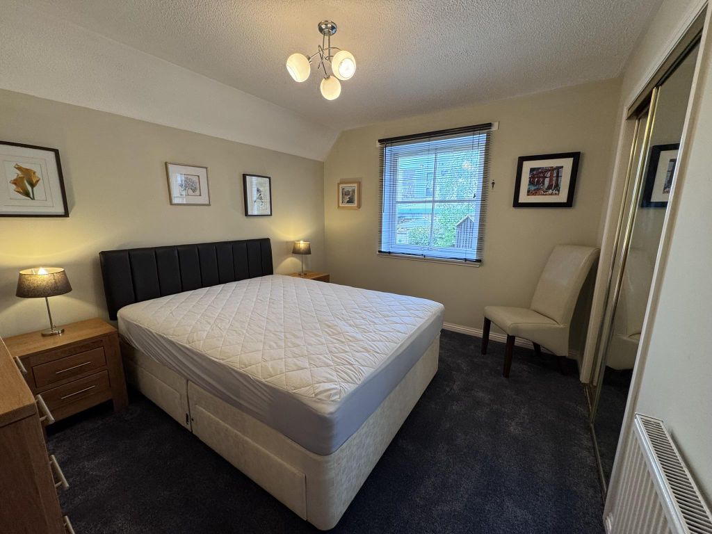 Property photo 3 of 9 Main Bedroom