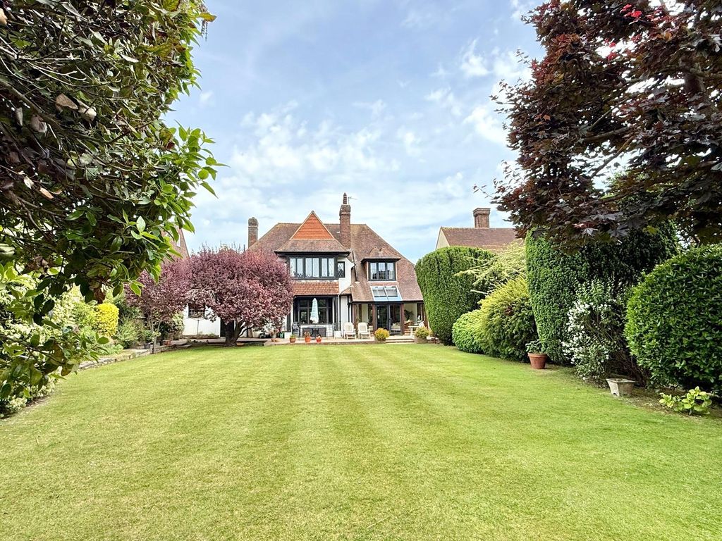 Property photo 1 of 19 Picture No. 18