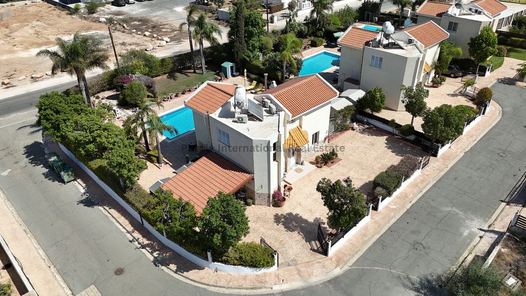 Property photo 2 of 26