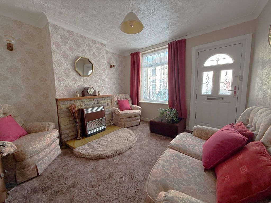 Property photo 2 of 12 4198903