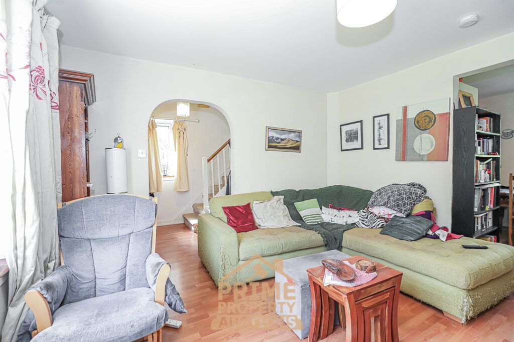 Property photo 2 of 25
