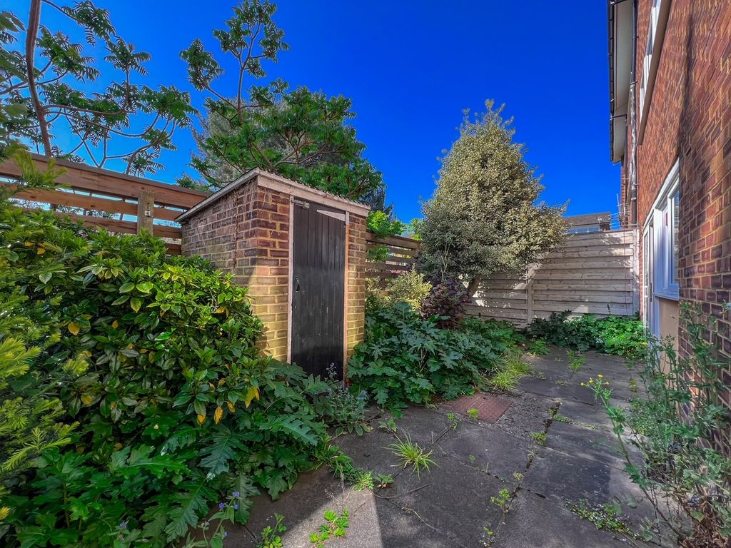 Property photo 3 of 24