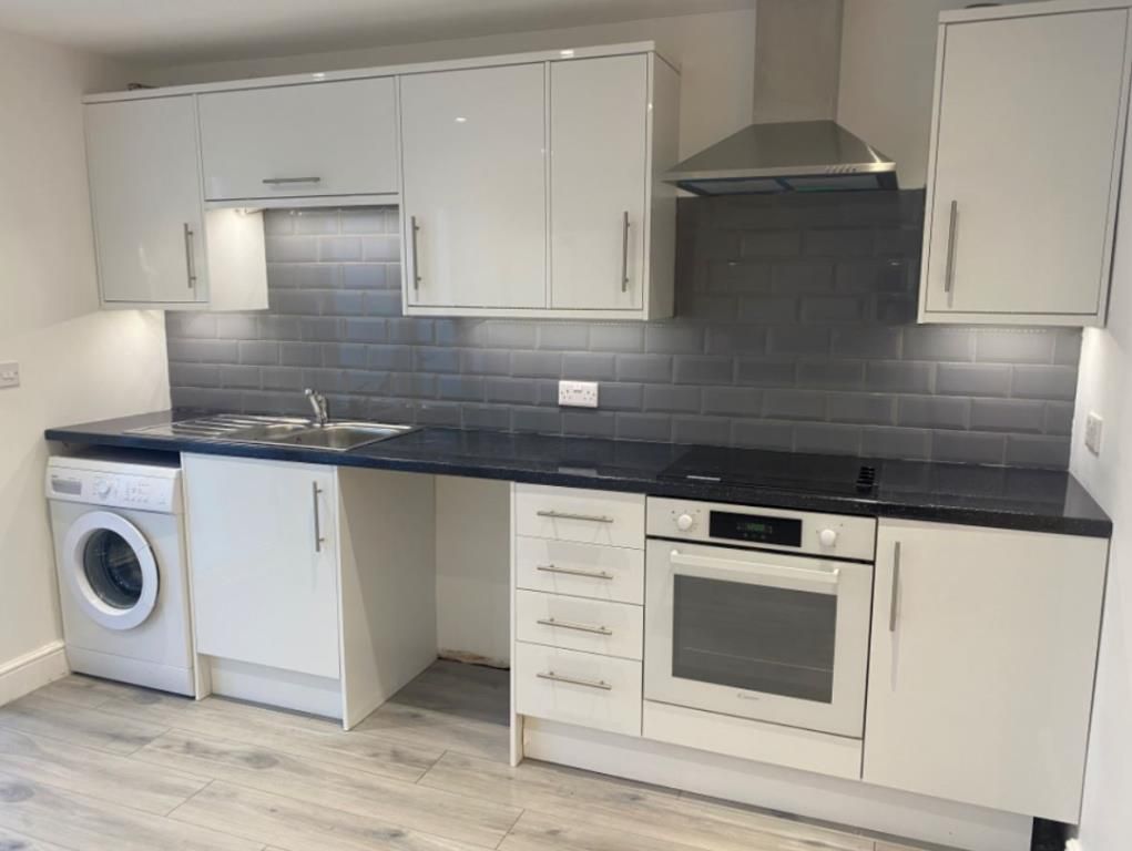 Property photo 2 of 9 Kitchen