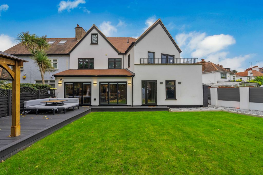 Property photo 1 of 22 Picture No. 16