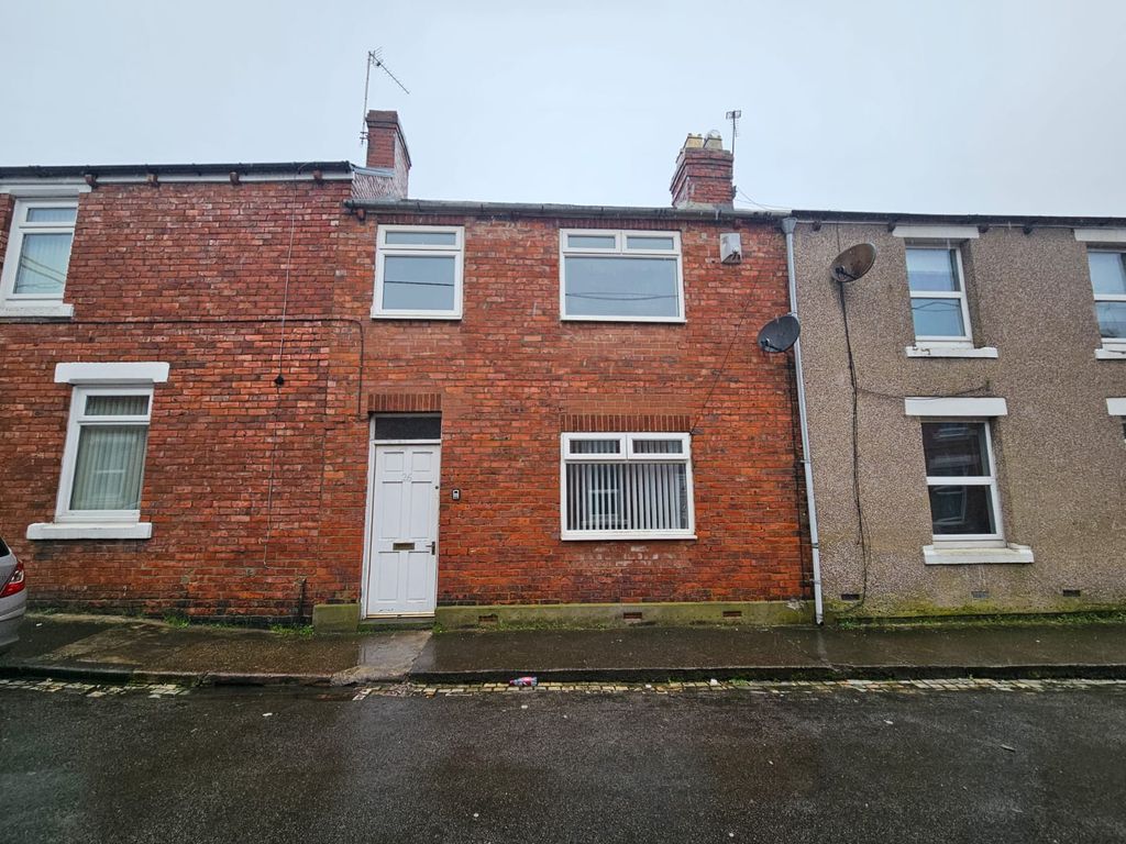Property photo 1 of 9 2 Bed Terrace
