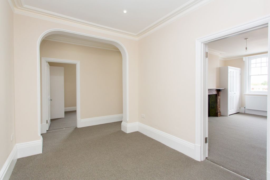 Property photo 3 of 9 1306201828_Pthml_Fla