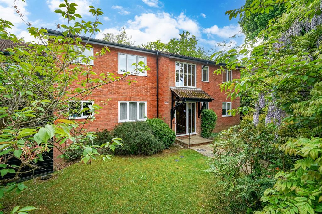 Property photo 1 of 18 15-Canterbury-Court-Outside-6.Jpg