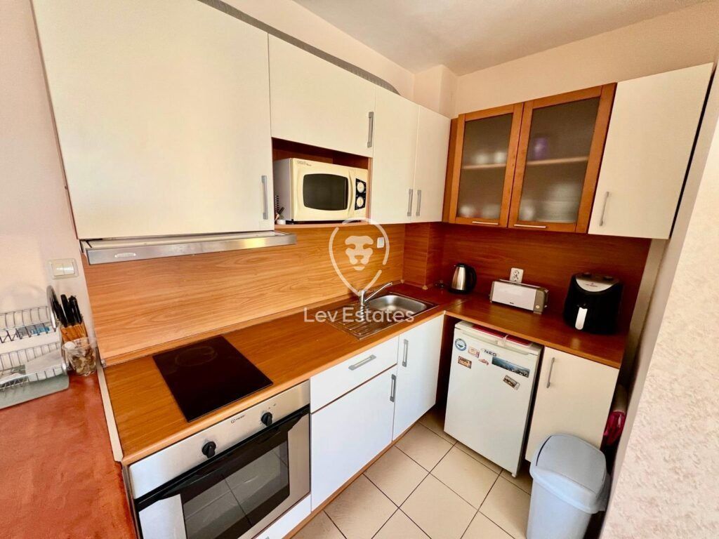 Property photo 3 of 12