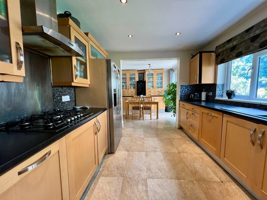 Property photo 3 of 27 4261358