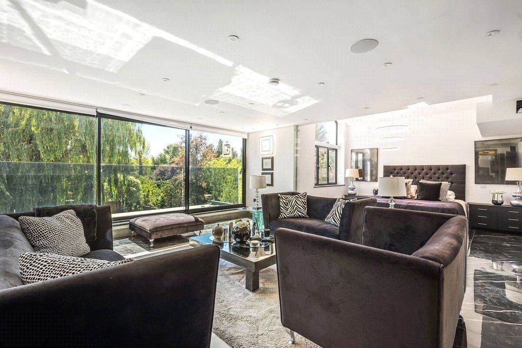 Additional image 13 of 5 bed detached house to rentWaggon Road, Barnet EN4