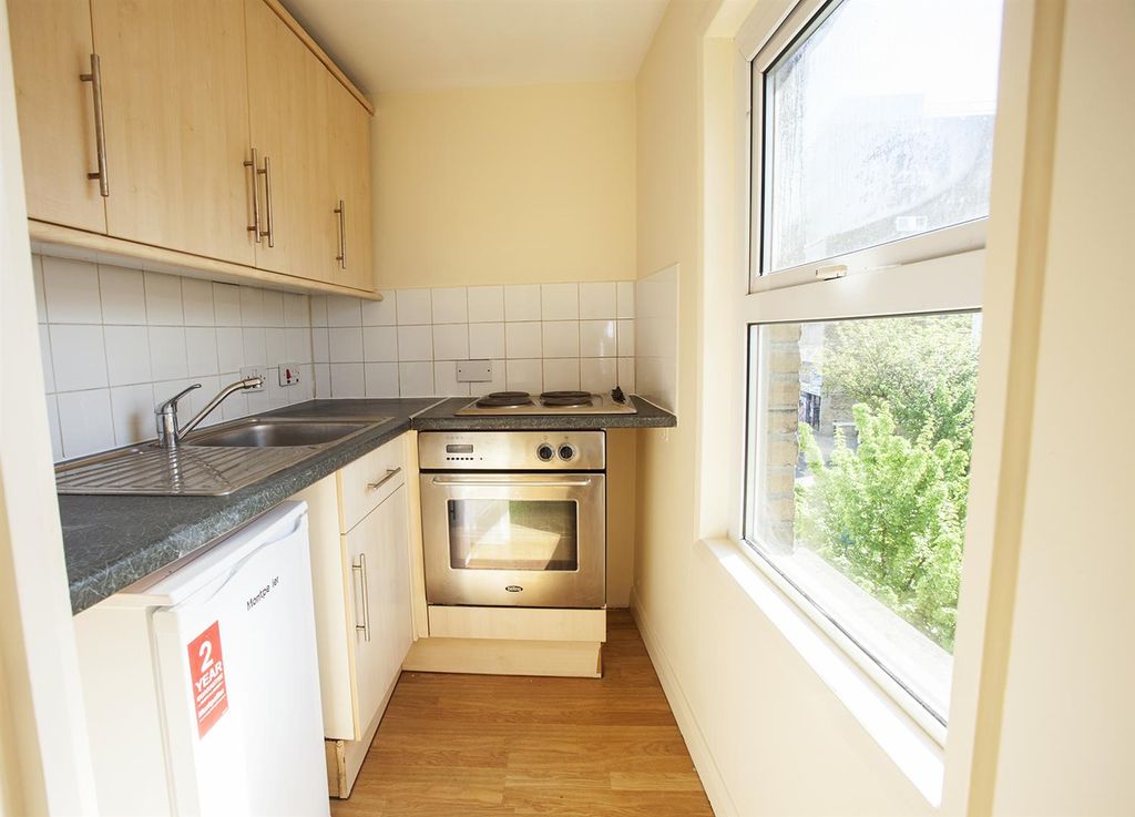 Property photo 2 of 5 Kitchen