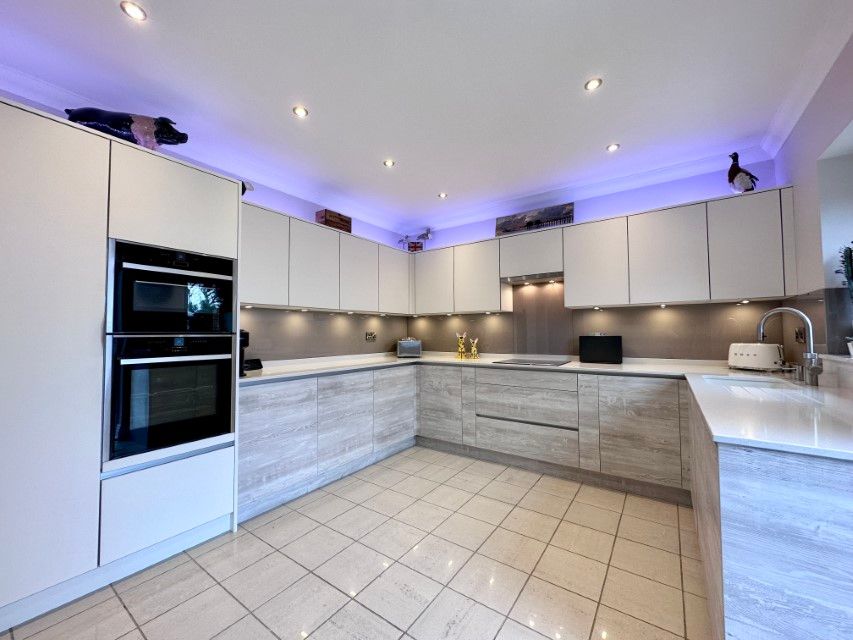 Property photo 2 of 44