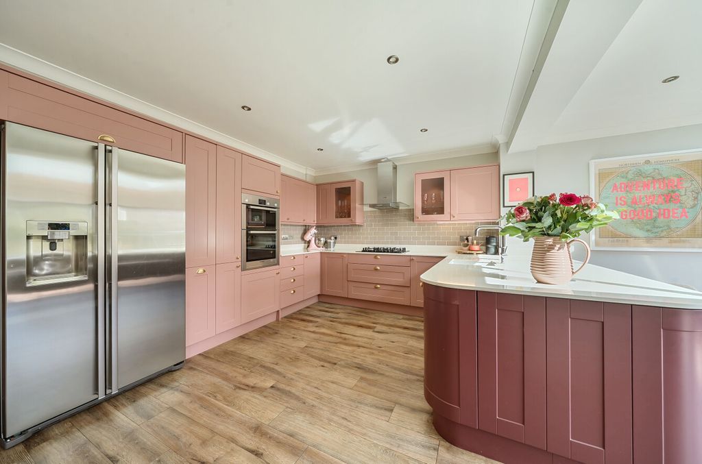 Property photo 3 of 22 1319669-7-686d5B1...