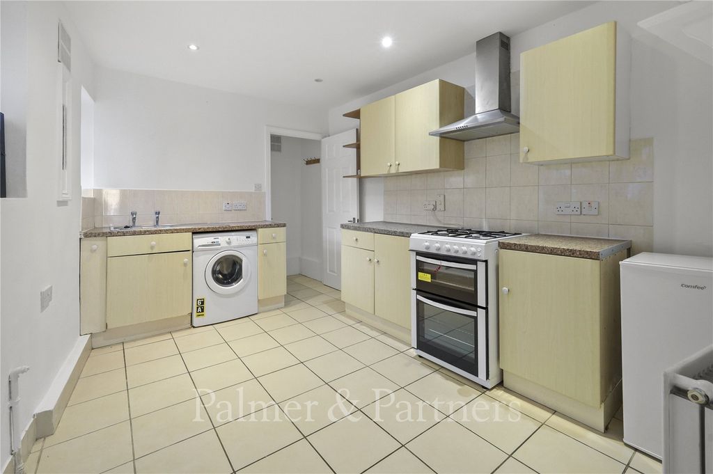 Property photo 2 of 11 Picture No. 18