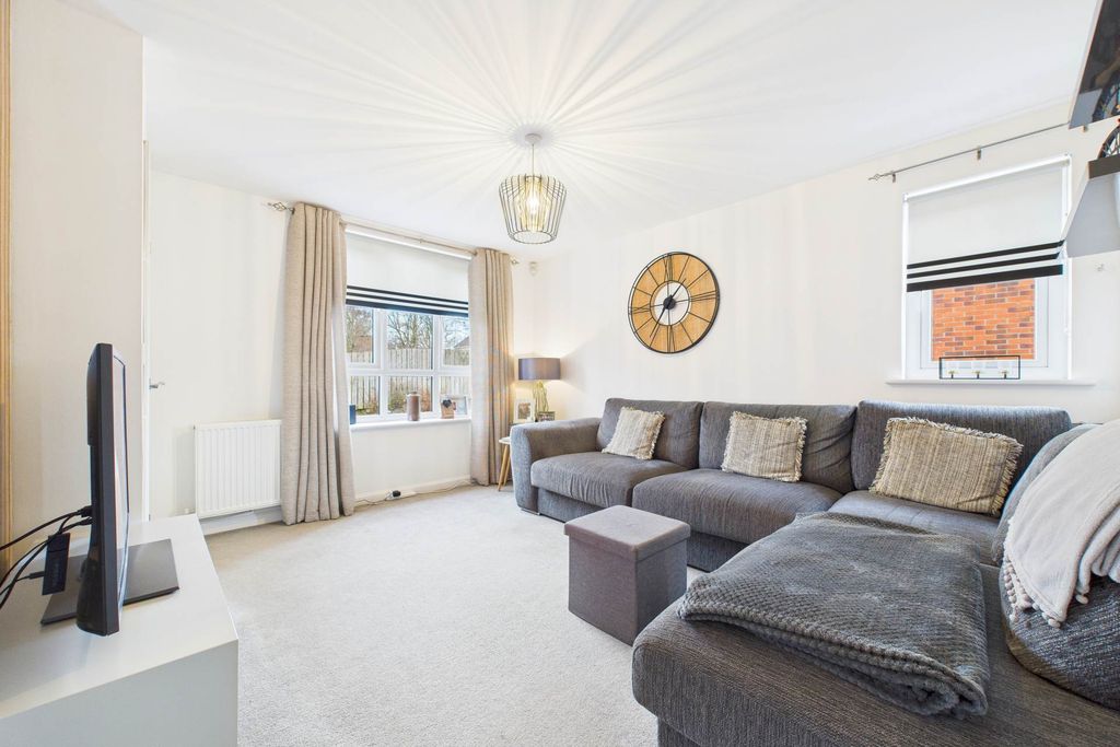 Property photo 2 of 19