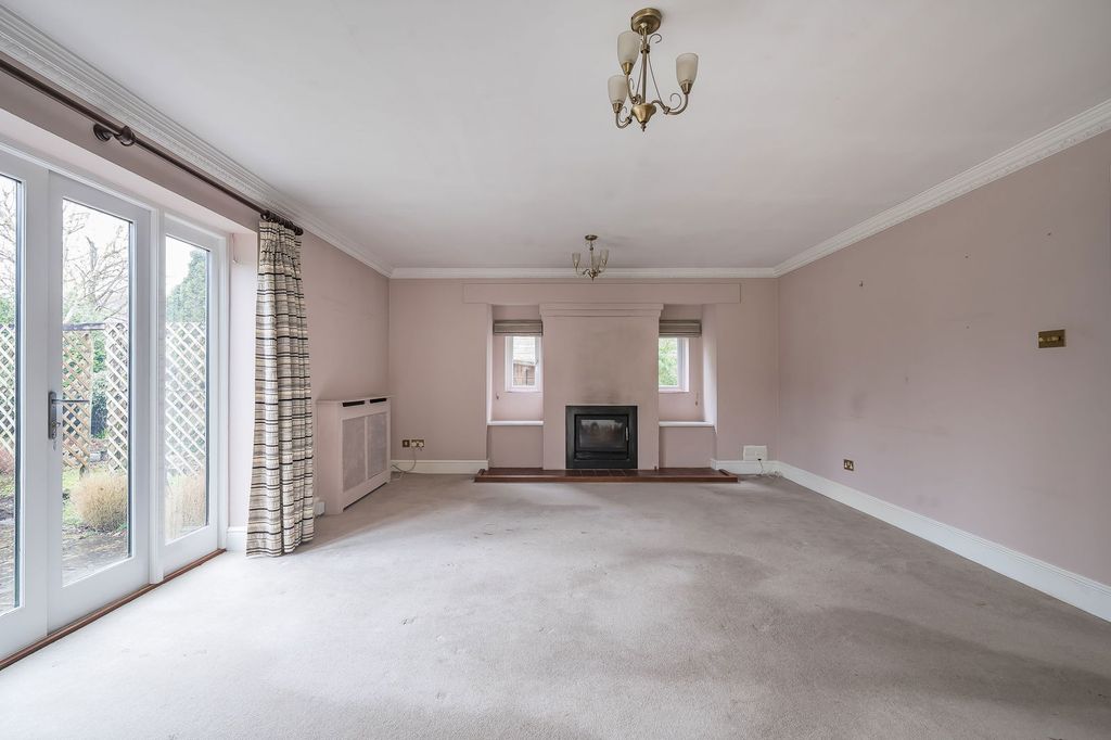 Property photo 2 of 30