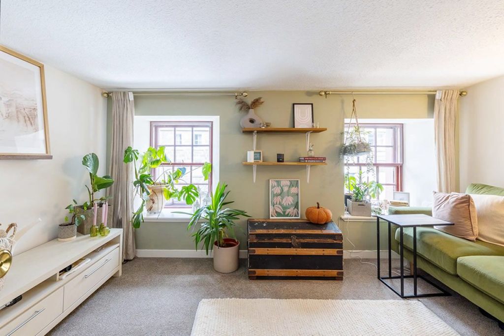 Property photo 2 of 9