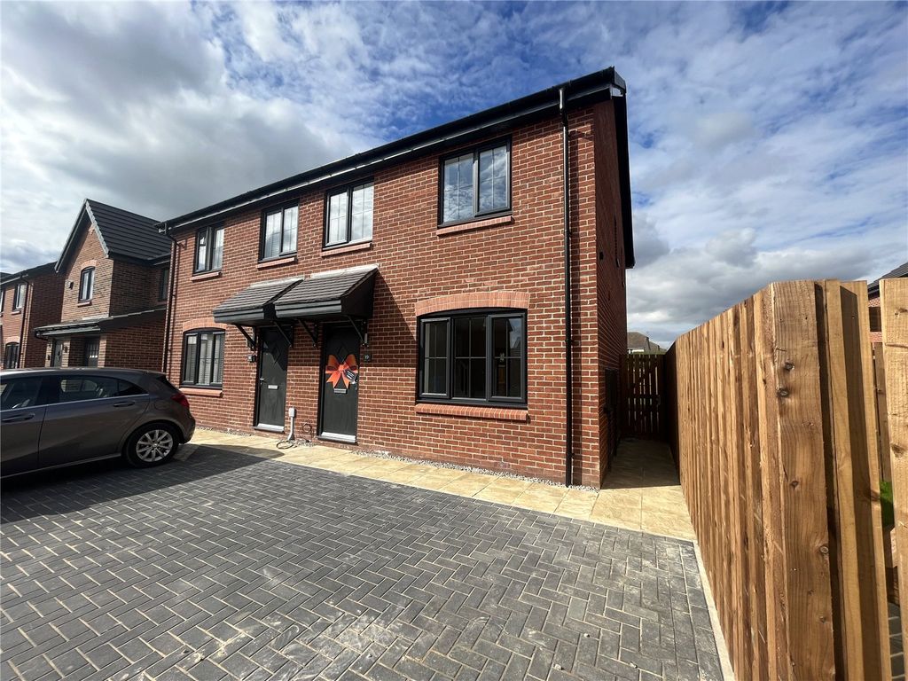 Property photo 1 of 12 19 Walmsley Dene