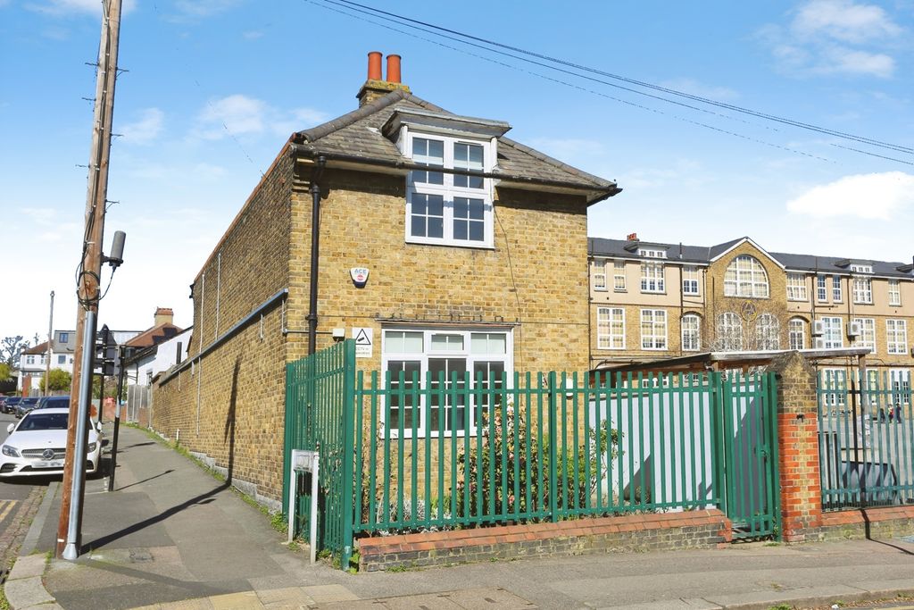 Property photo 1 of 15 Pbox-Img.Jpg