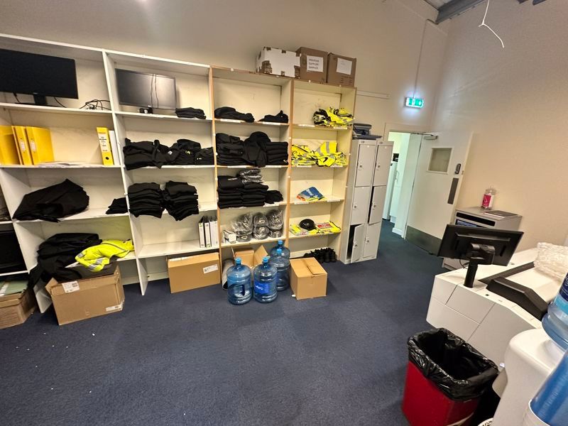 Property photo 3 of 7 Photo 8