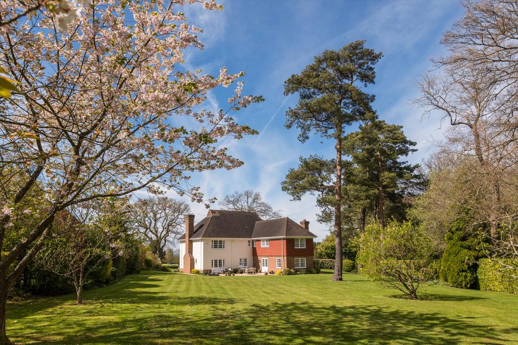 Property photo 2 of 23 Image