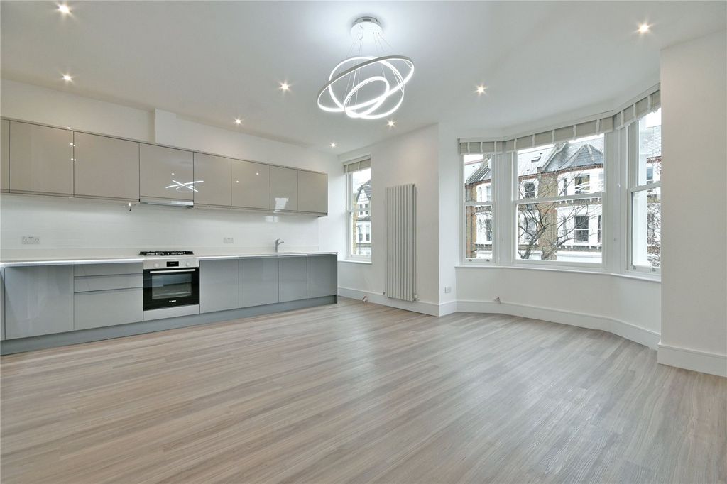 Property photo 1 of 11 Picture No. 02