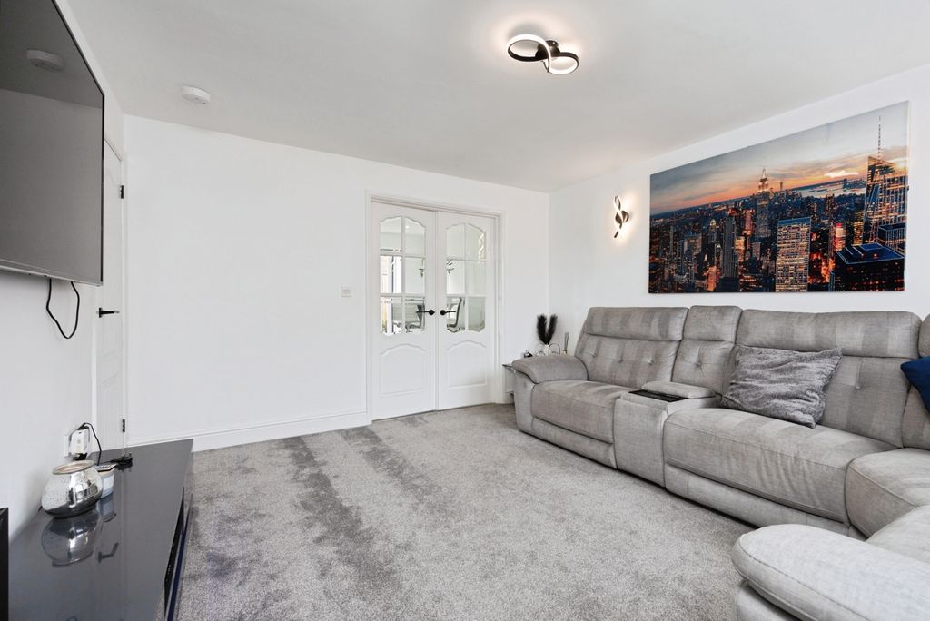 Property photo 3 of 15 Pbox-Img.Jpg