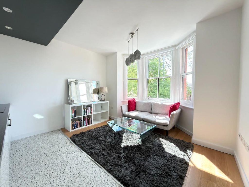 Property photo 2 of 25