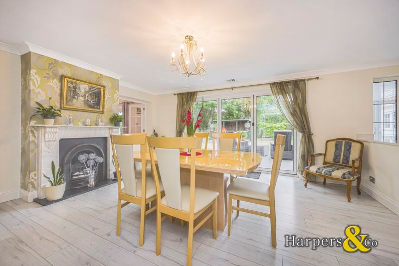 Property photo 3 of 37 Photo 7