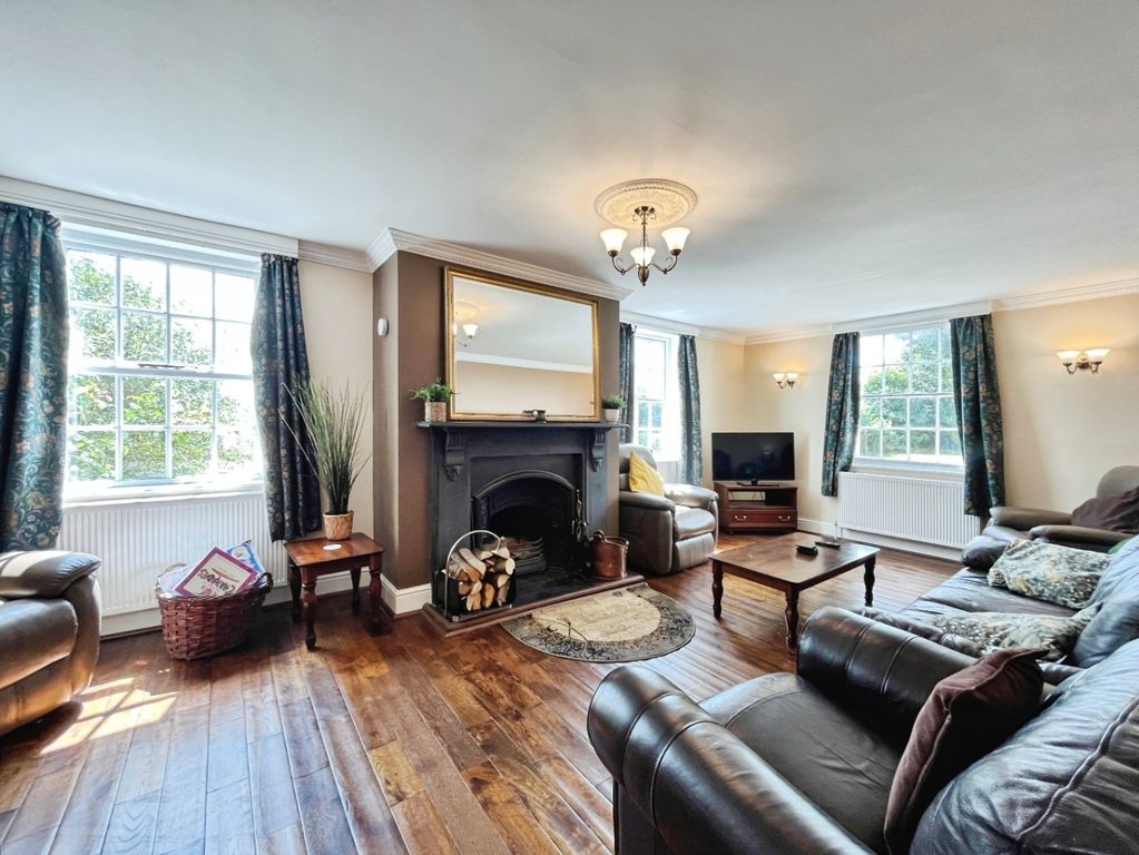 Property photo 3 of 41 4301788