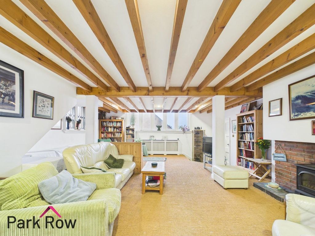 Property photo 2 of 27 Living Room