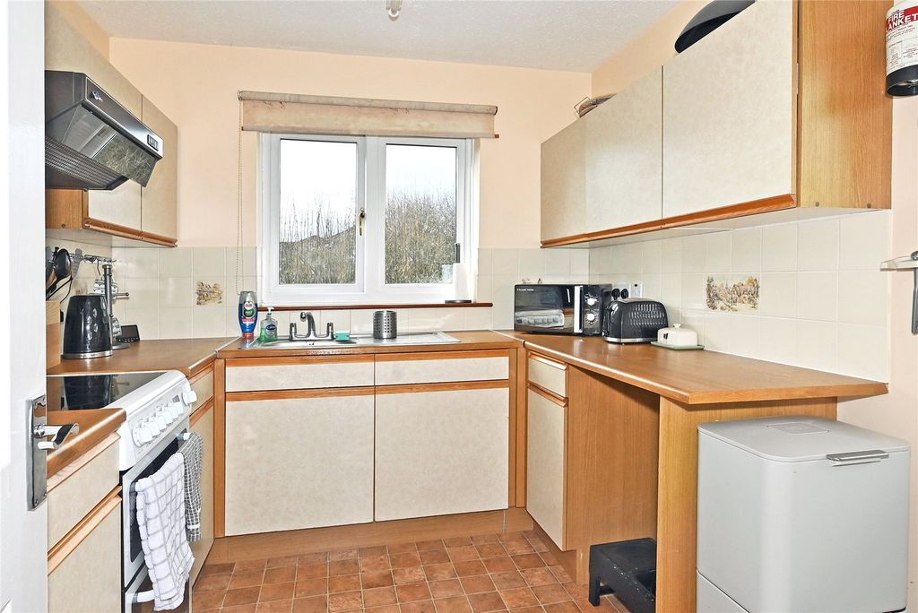 Property photo 3 of 13 Kitchen